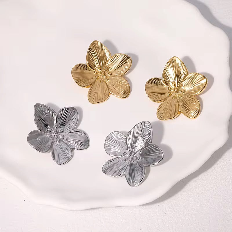 Everpetal Studs