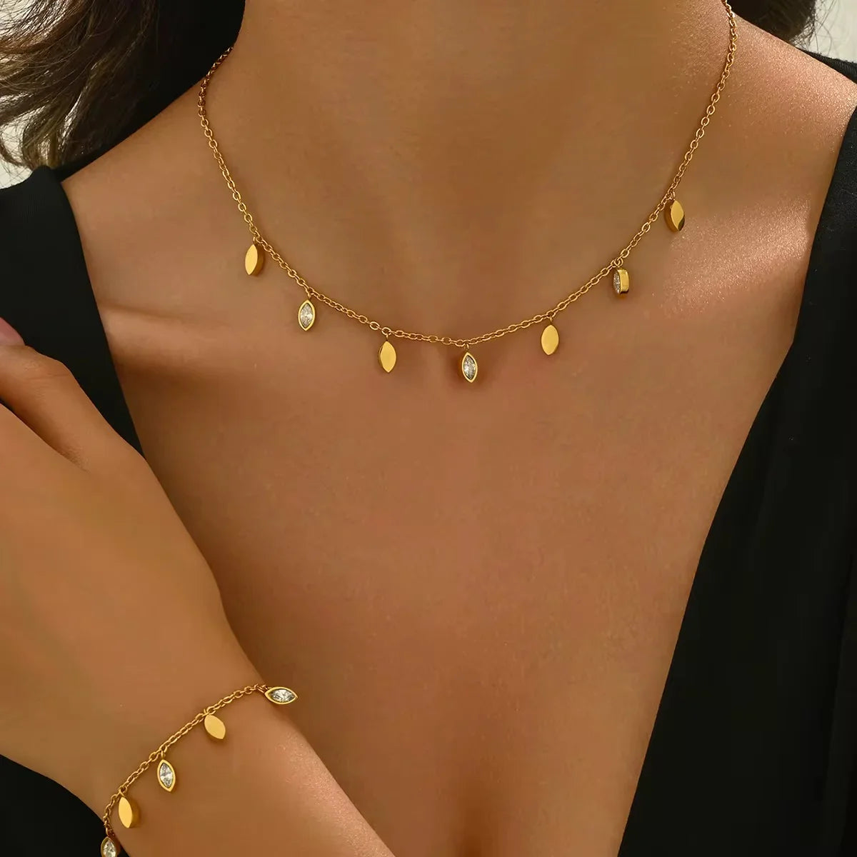 Flicker Necklace - SKYRYL