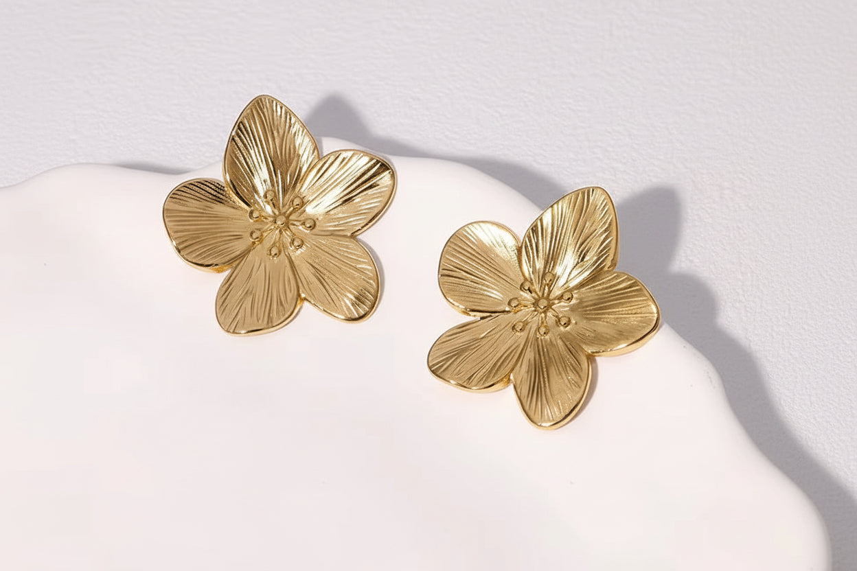 Everpetal Studs