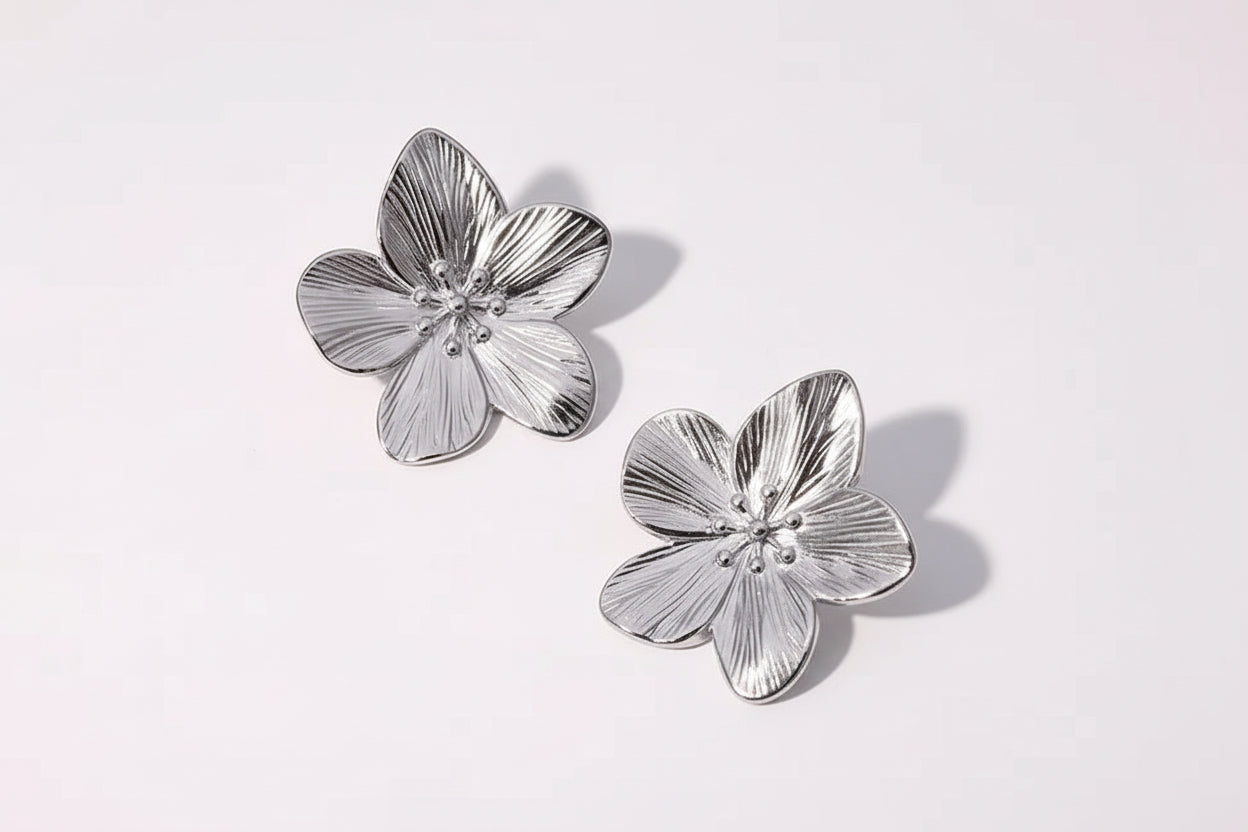 Everpetal Studs